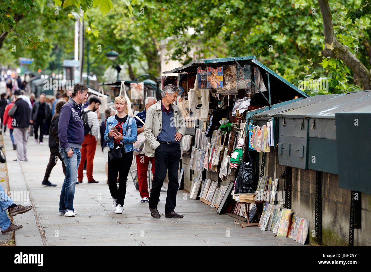 Second hand dealer on the seine bank, Paris, France Stock Photo Alamy