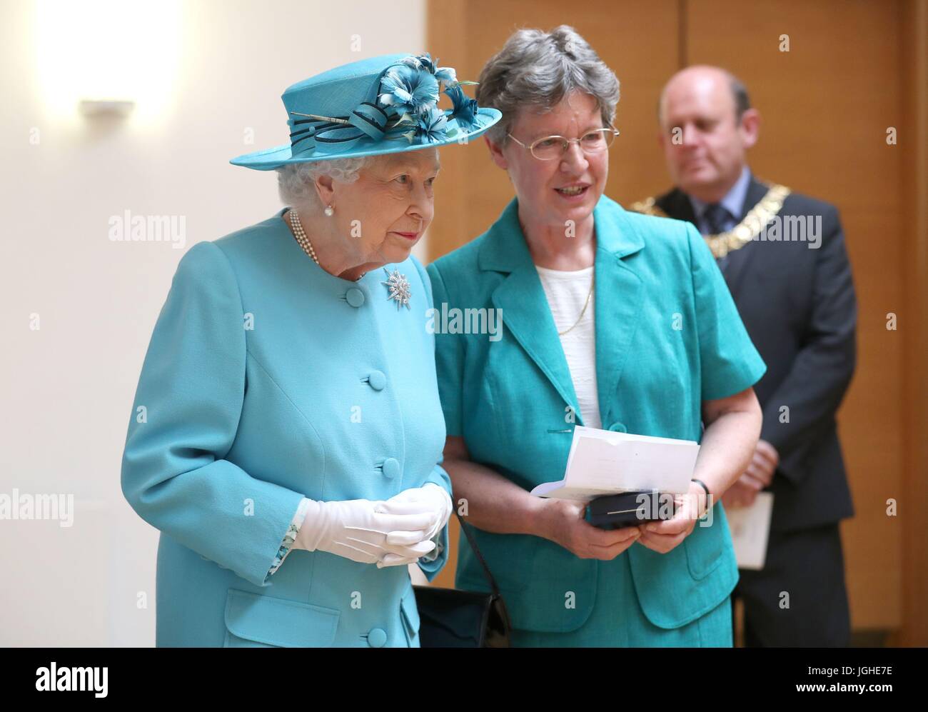 Queen Elizabeth II with Dame Jocelyn Bell Burnell (right) during a visit to the Royal Society of