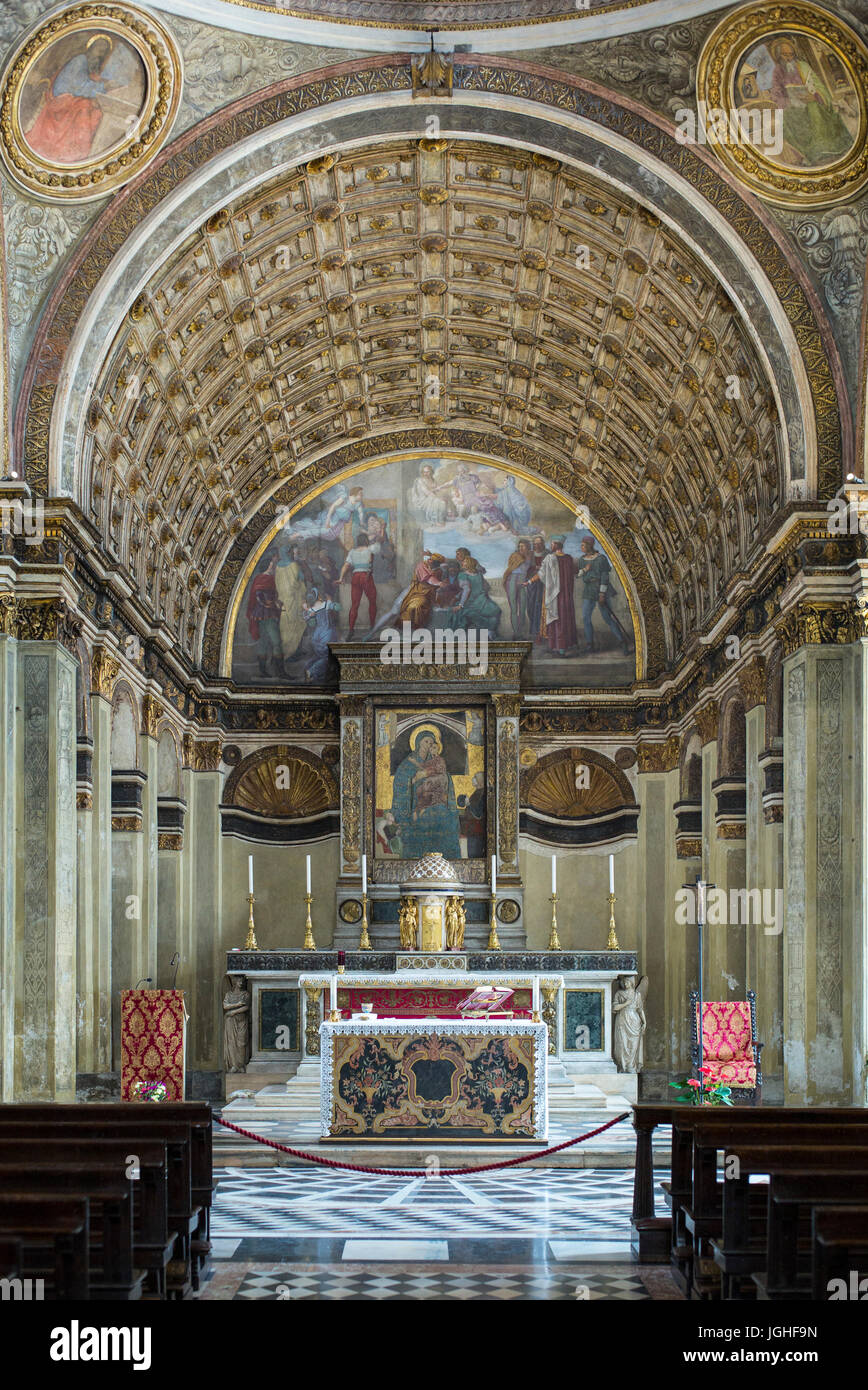 Milan. Italy. The false apse of Santa Maria presso San Satiro, by Donato Bramante, 1482-1486, an early example of Tromp l’oeil architecture. Stock Photo