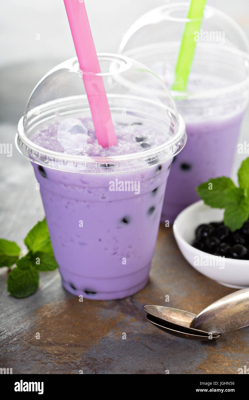 Berry bubble tea Stock Photo Alamy
