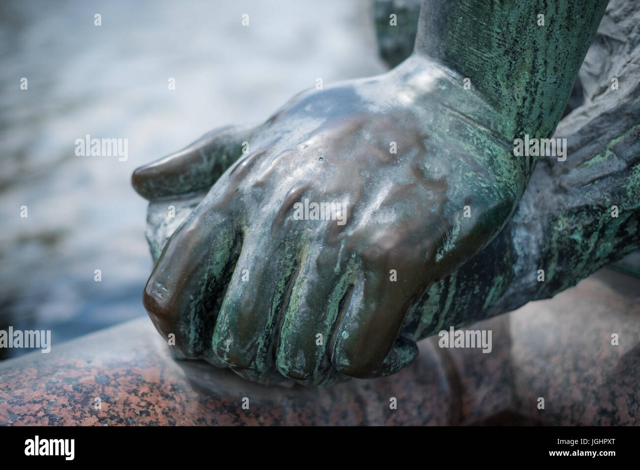 Female bronze statue hires stock photography and images Alamy