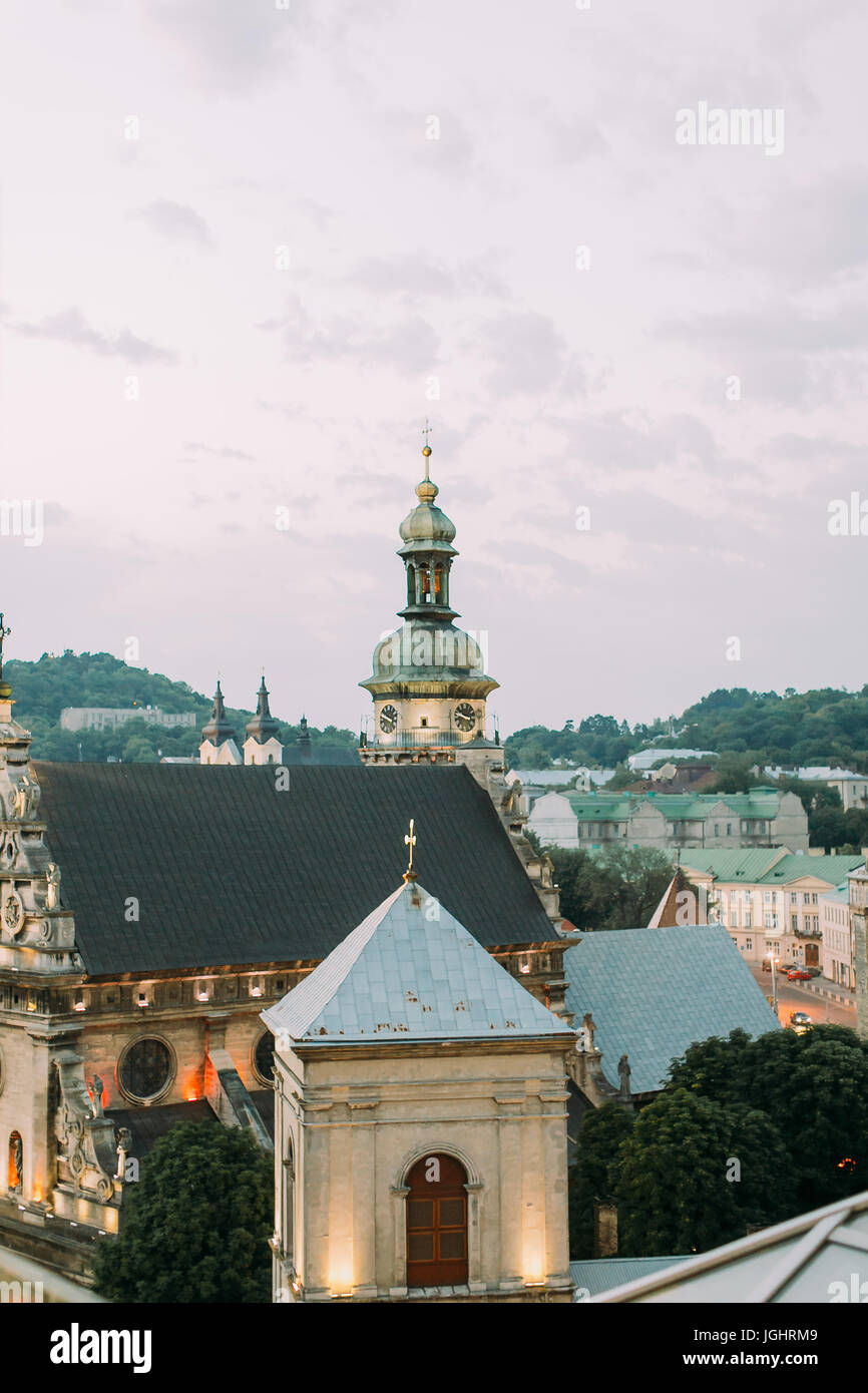 Vertical view of the city during the sunset Stock Photo - Alamy
