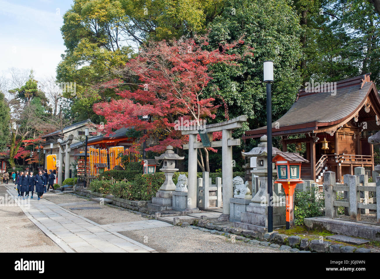 Kyoto, Japan - Students at maruyama-koen park Stock Photo - Alamy