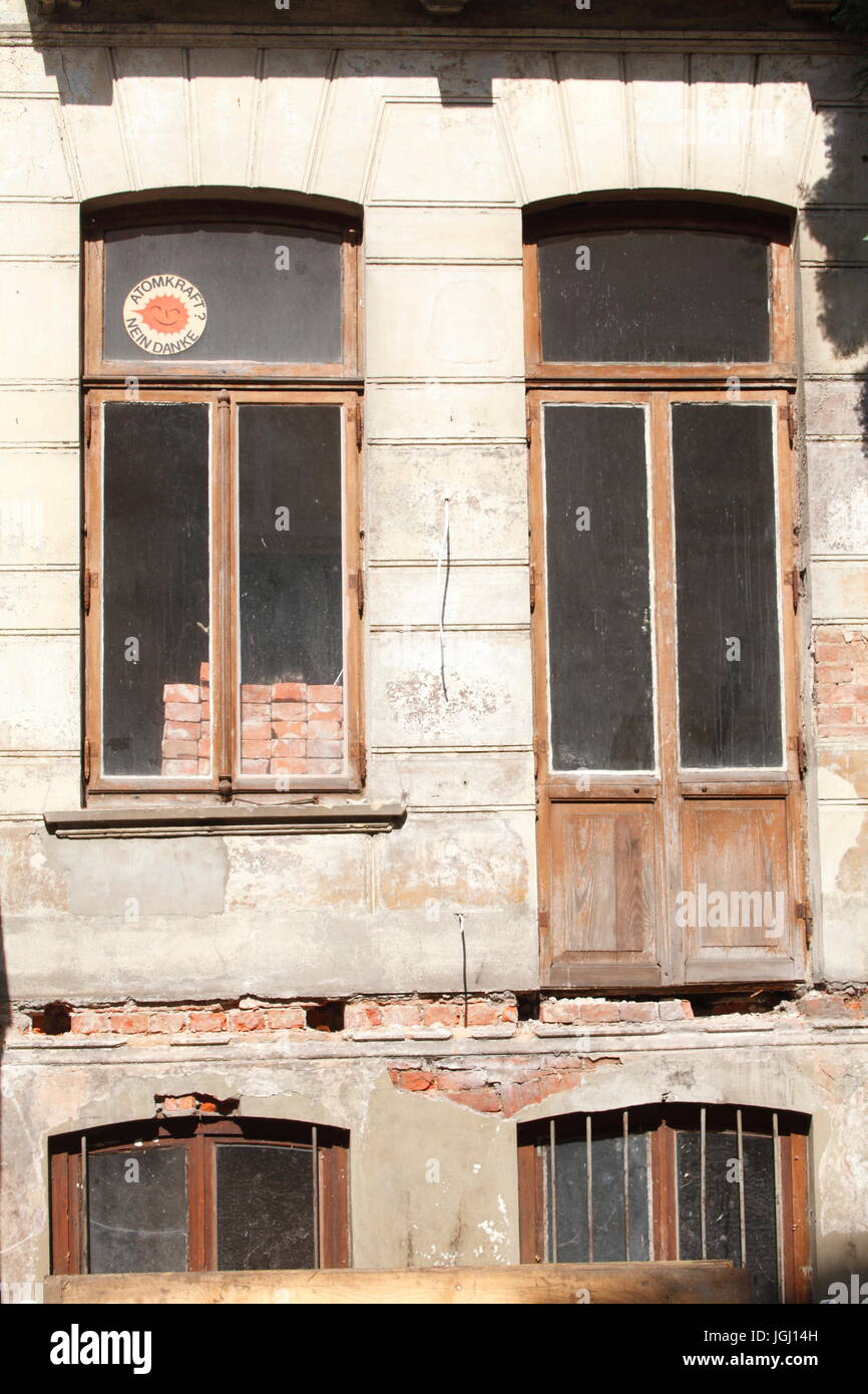 old wooden window on an old condemned house Stock Photo - Alamy