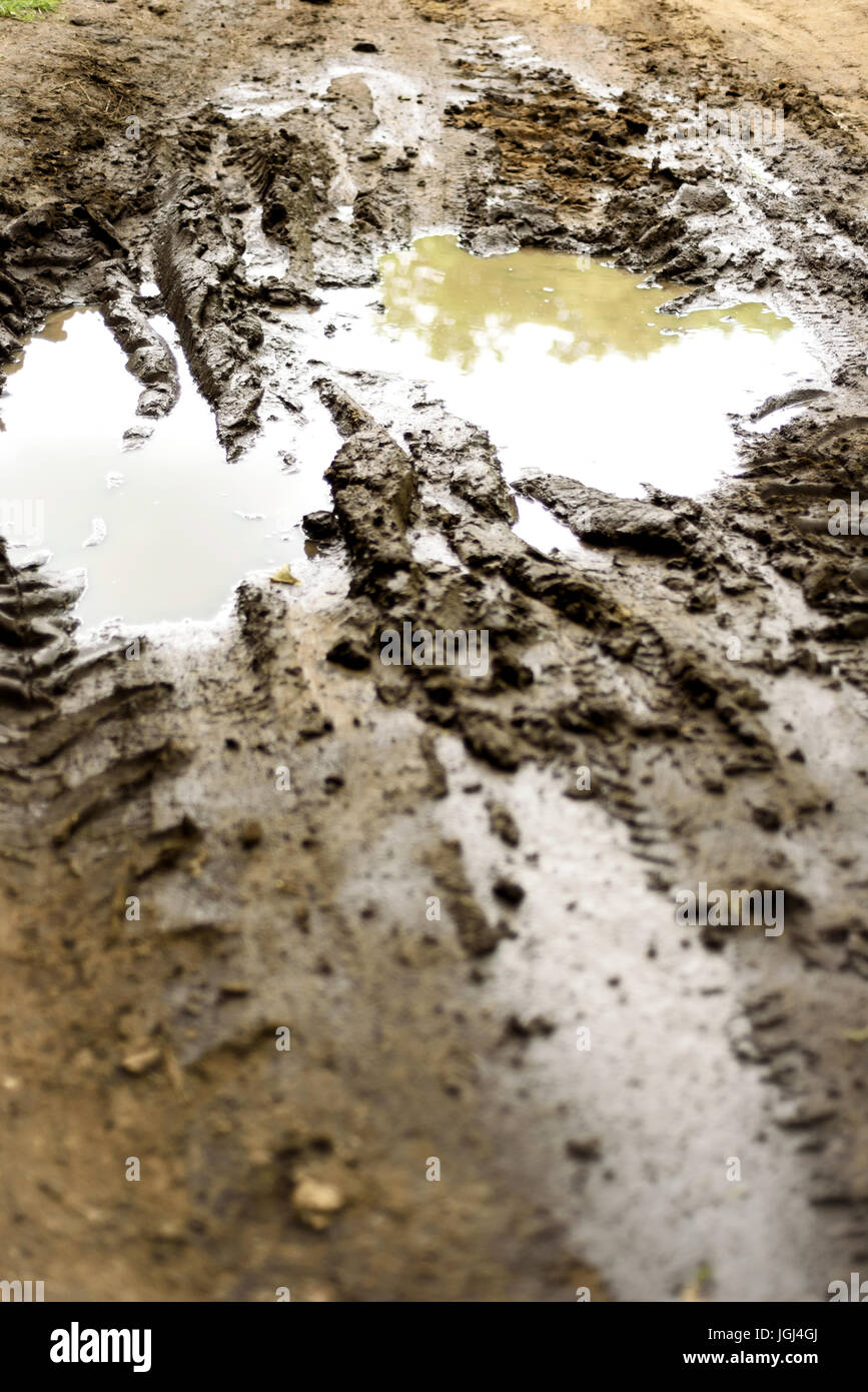 Brown muddy track hi-res stock photography and images - Alamy