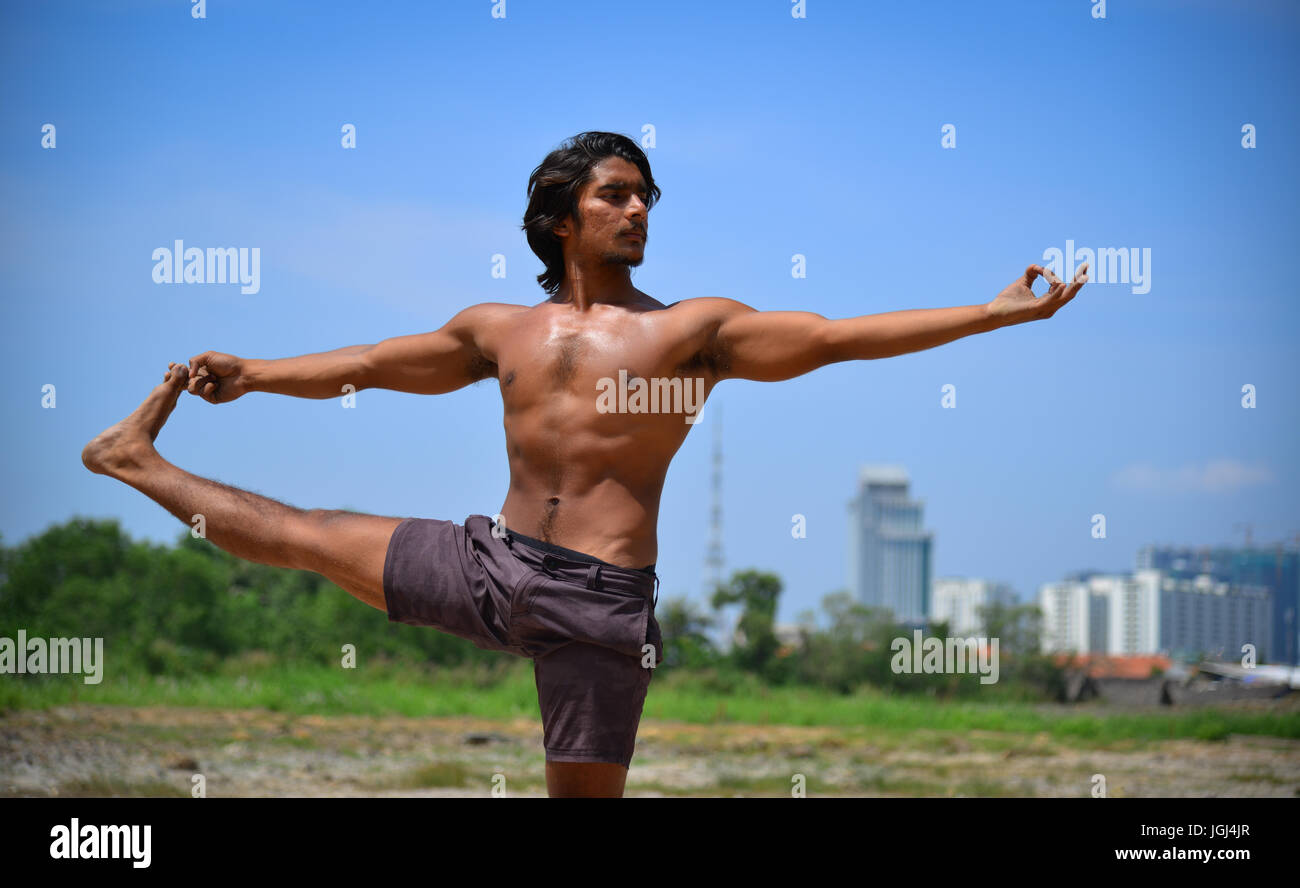 Sporty young man indian hi-res stock photography and images - Alamy