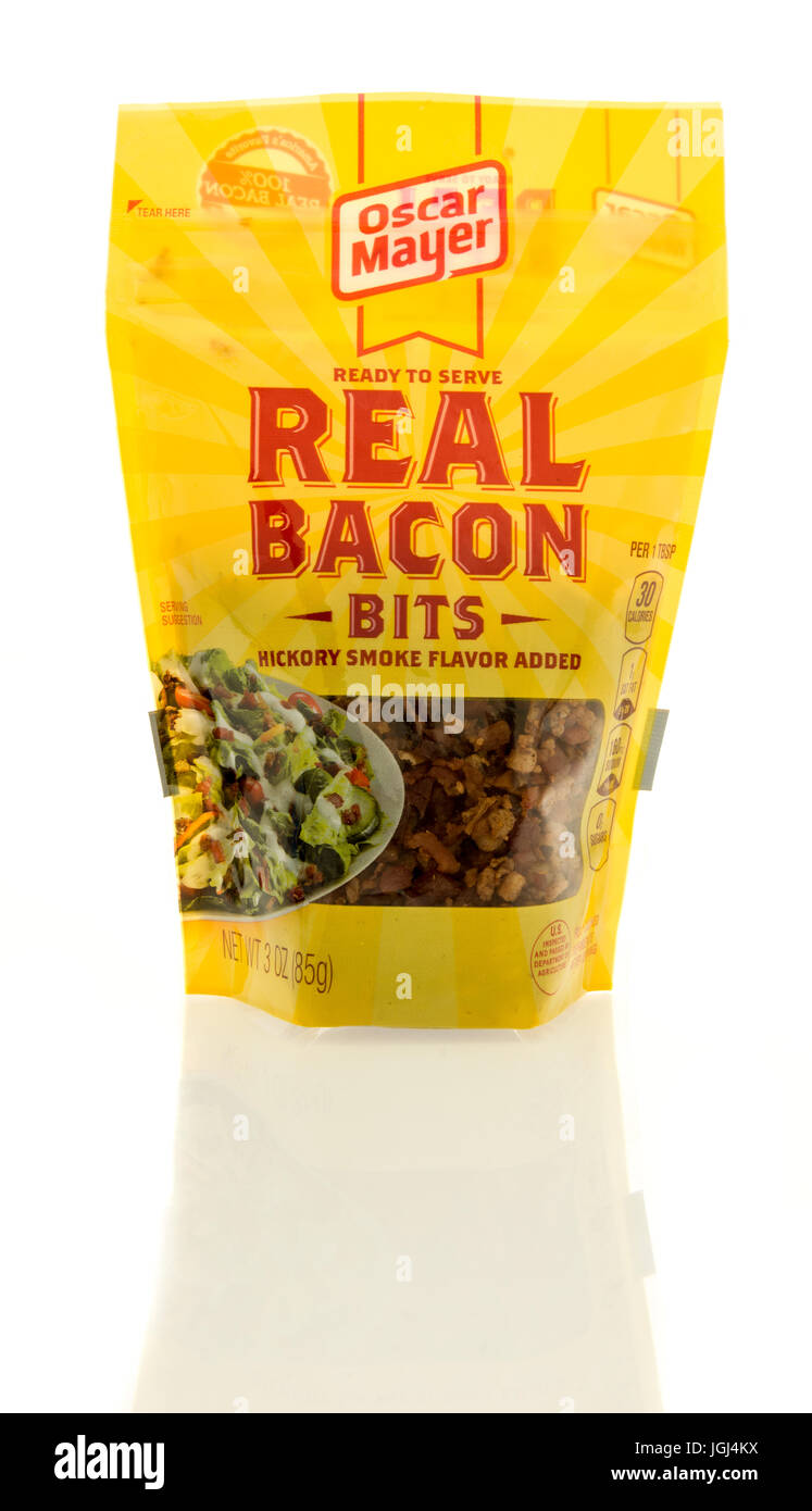 https://c8.alamy.com/comp/JGJ4KX/winneconne-wi-7-july-2017-a-bag-of-oscar-mayer-real-bacon-bits-on-JGJ4KX.jpg