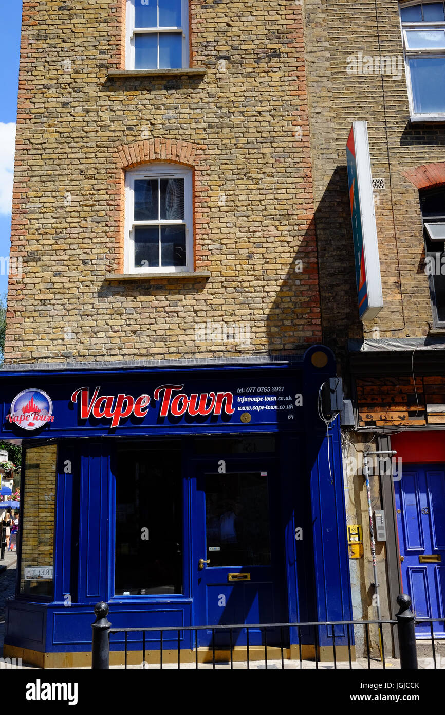 Vape Town shop in Brick Lane, Shoreditch, London E1, supplying e-cigarettes, showing the changing shops on the High Street Stock Photo