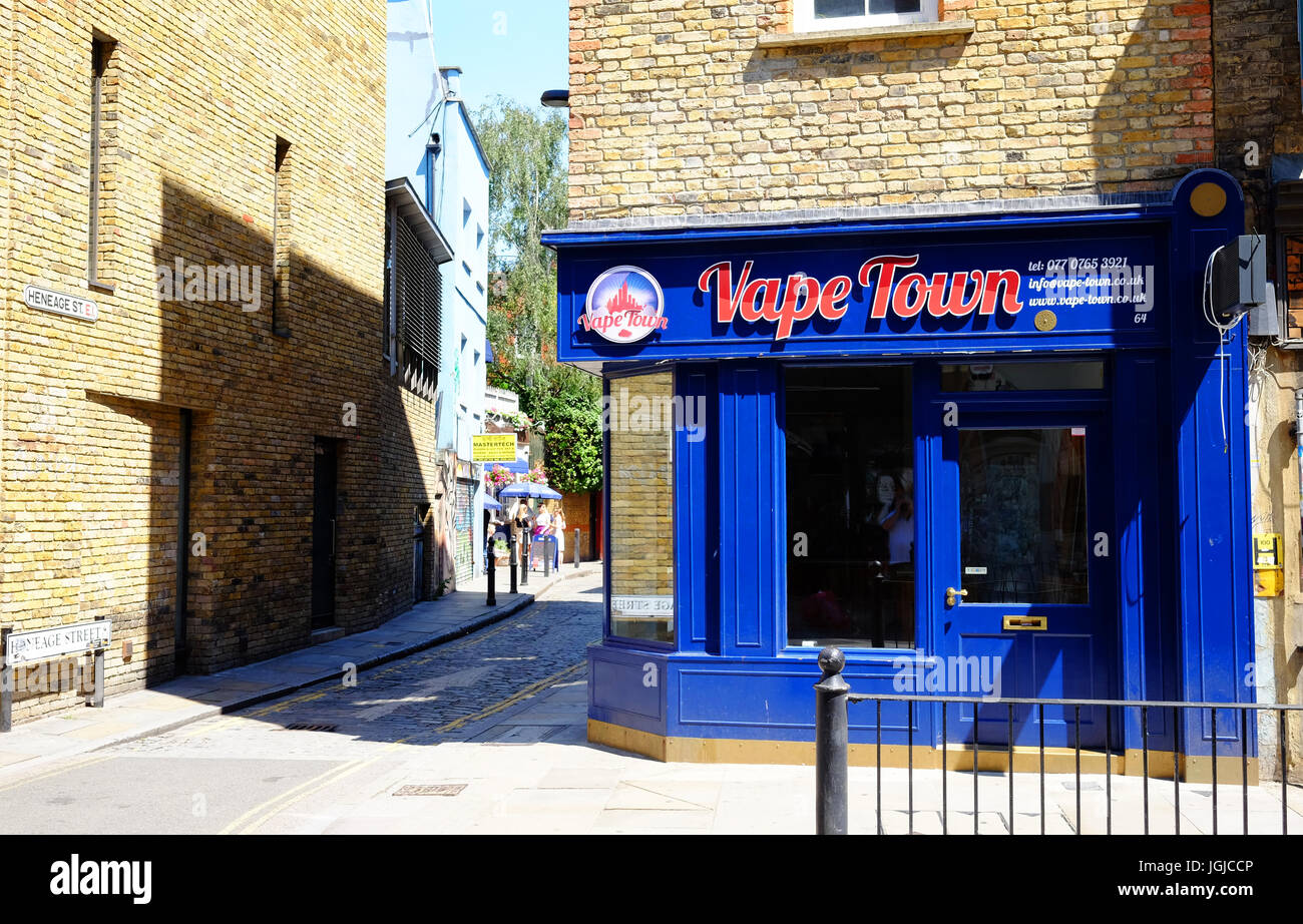 Vape Town shop in Brick Lane, Shoreditch, London E1, supplying e-cigarettes, showing the changing shops on the High Street Stock Photo