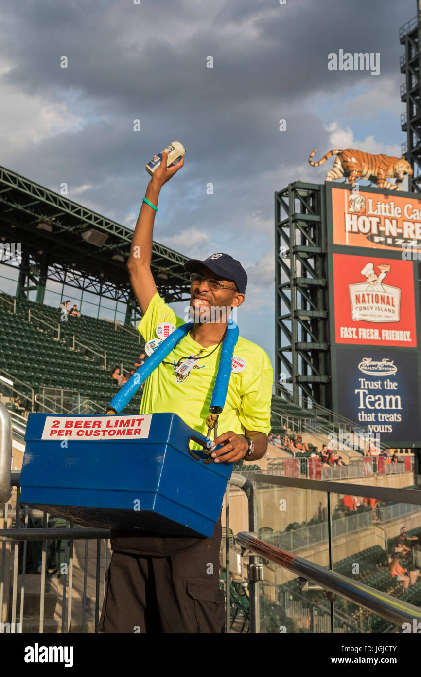 Beer vendor baseball hi-res stock photography and images - Alamy