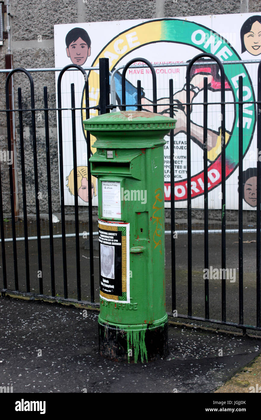 Post Box painted green on Divis Street, Belfast Stock Photo