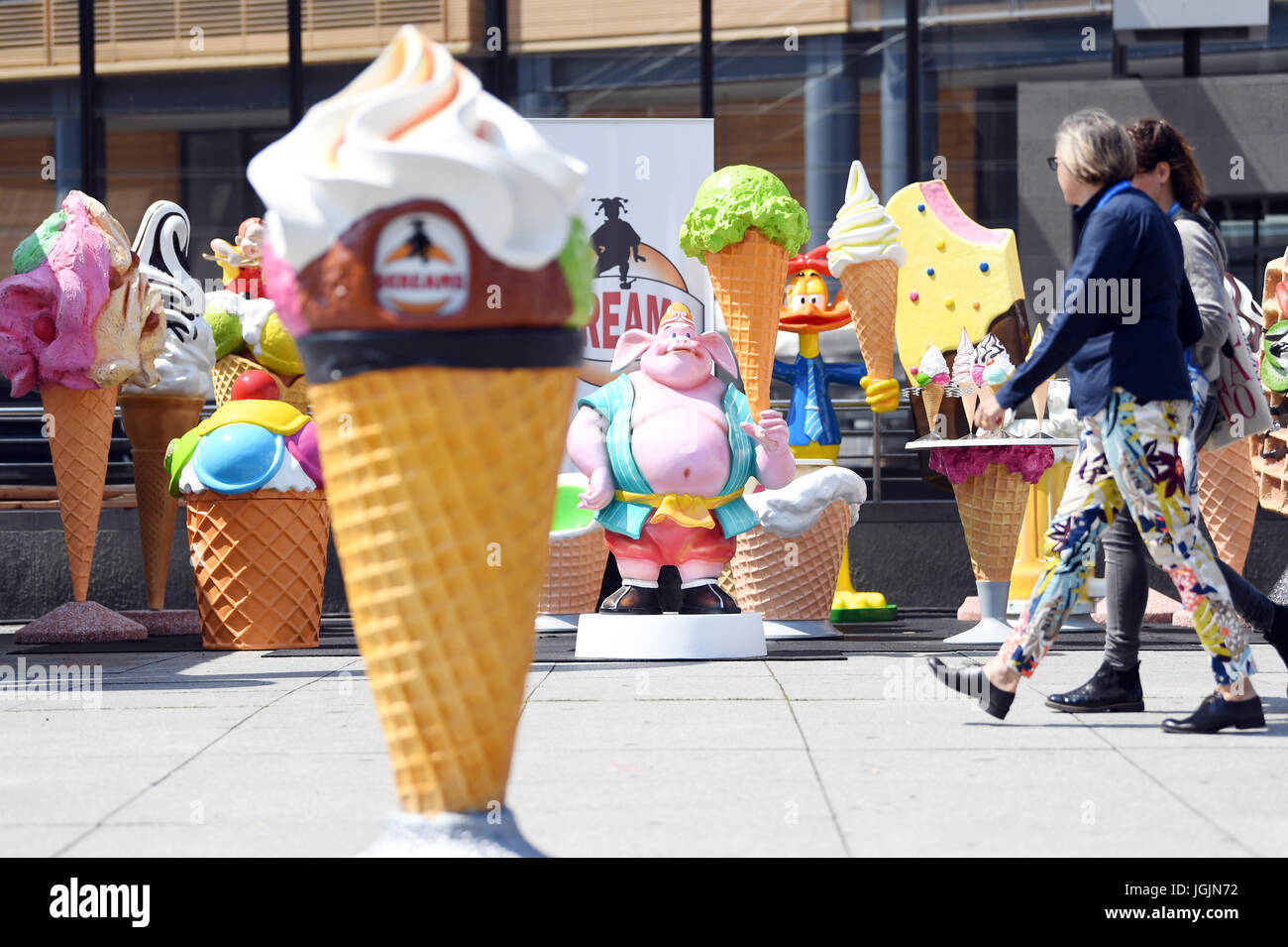 Berlin, Germany. 7th July, 2017. Plastic ice cream cones can be seen at