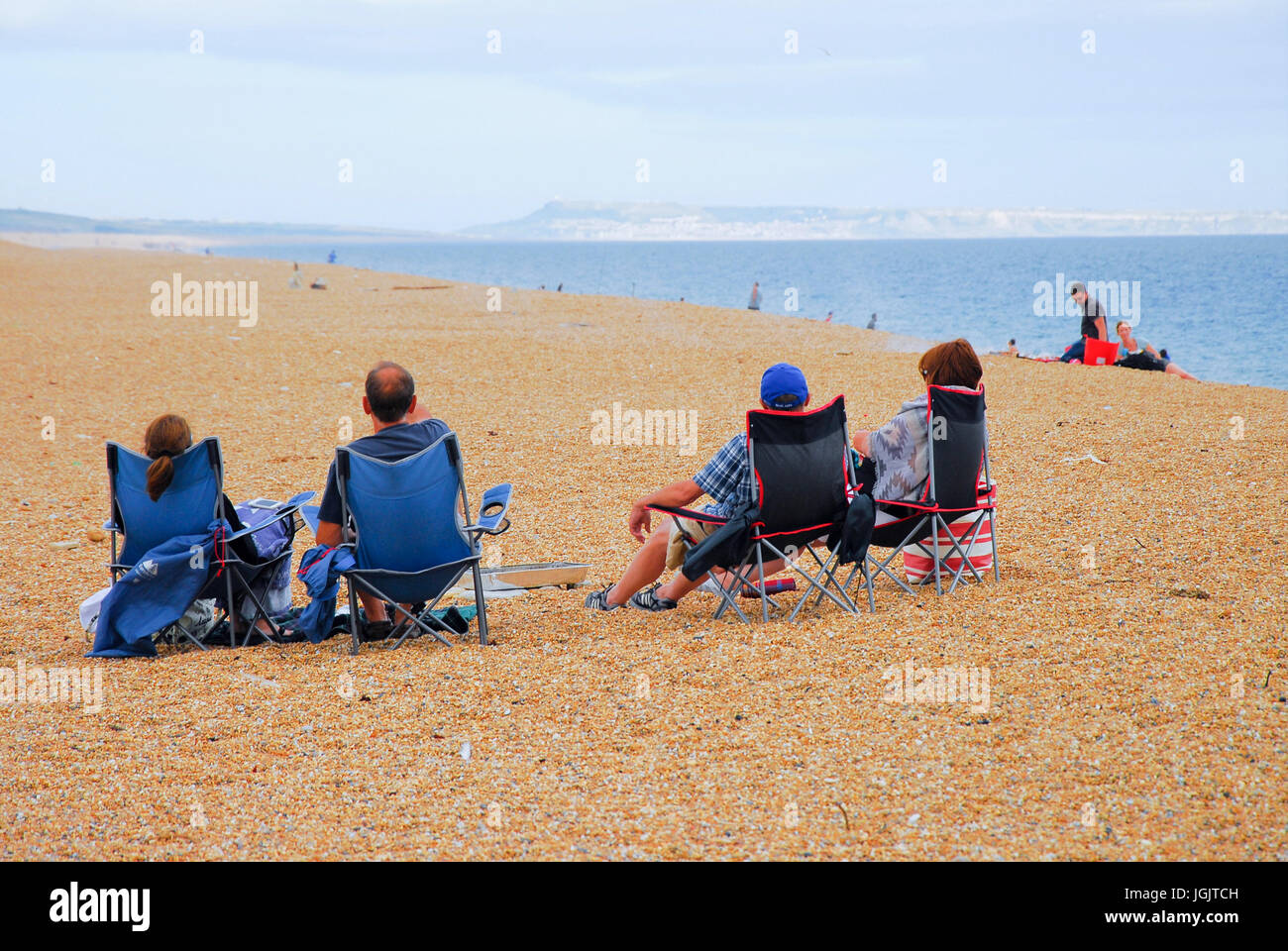 Chesil Beach, Dorset, UK. 7th July, 2017. People enjoy barbecues on a
