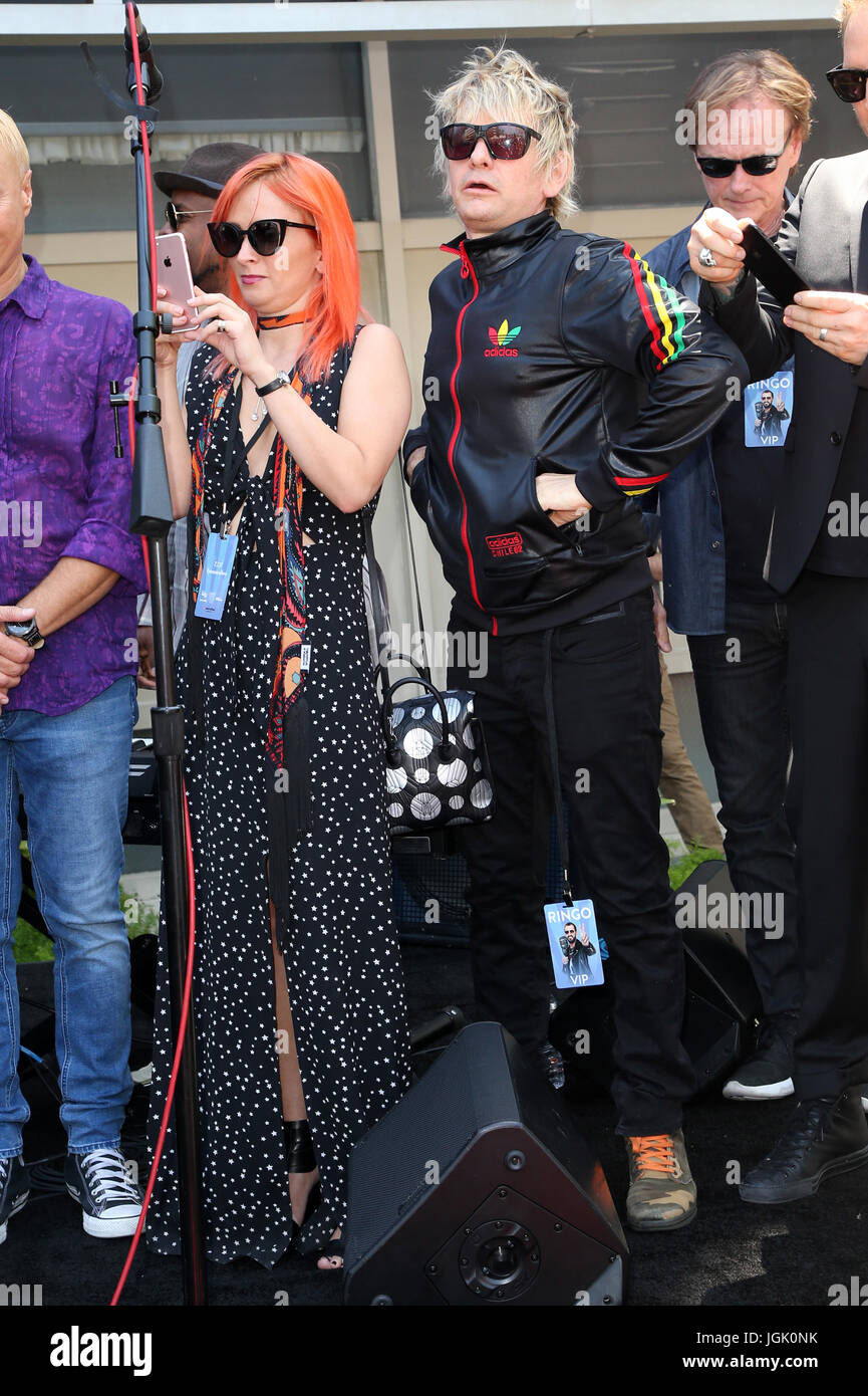 Zak starkey hi-res stock photography and images - Alamy