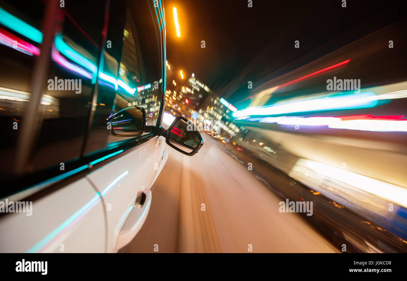 Car driving in city hi-res stock photography and images - Alamy