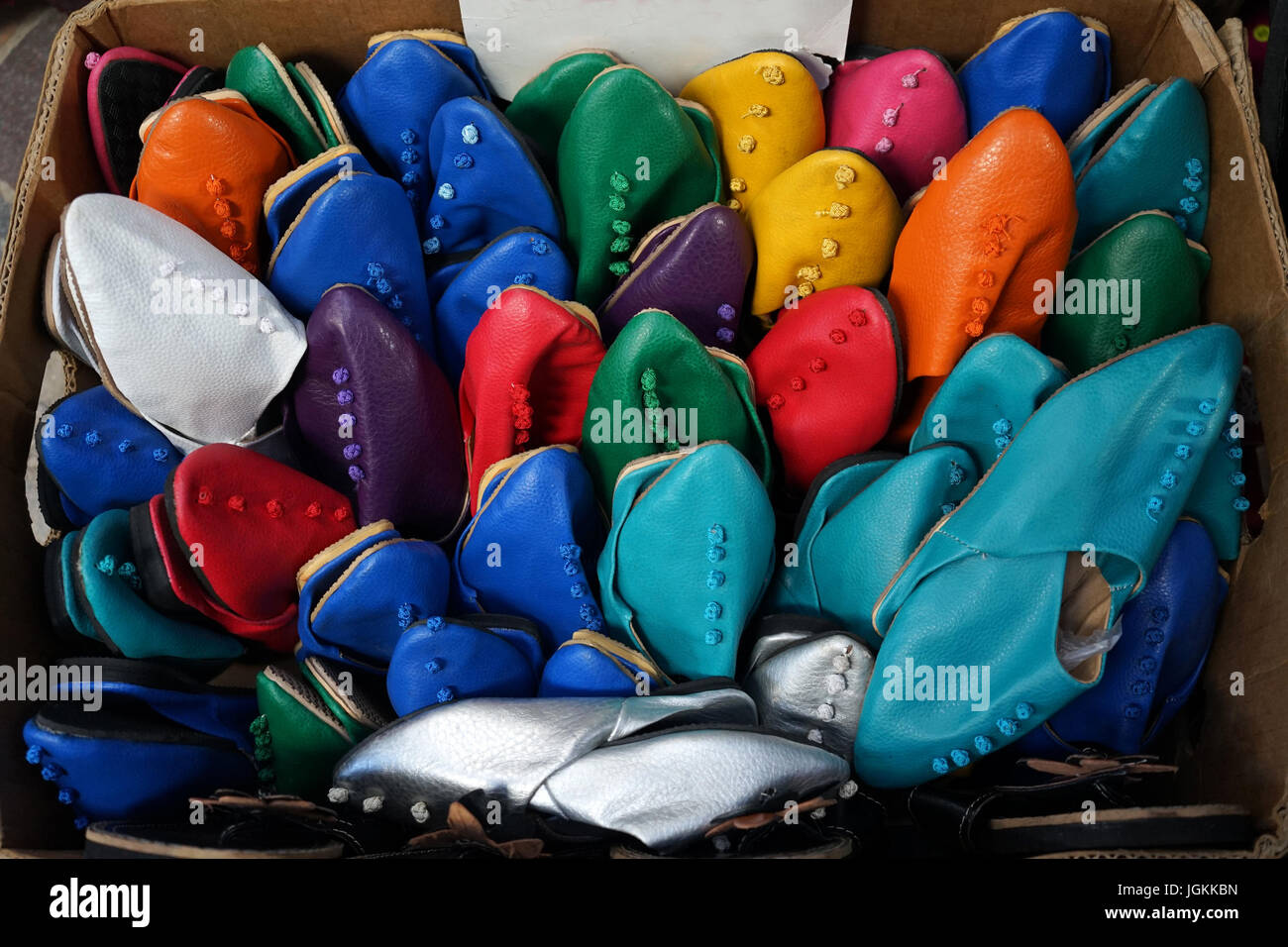Leather slippers for sale in Tunis souk, Tunisia Stock Photo