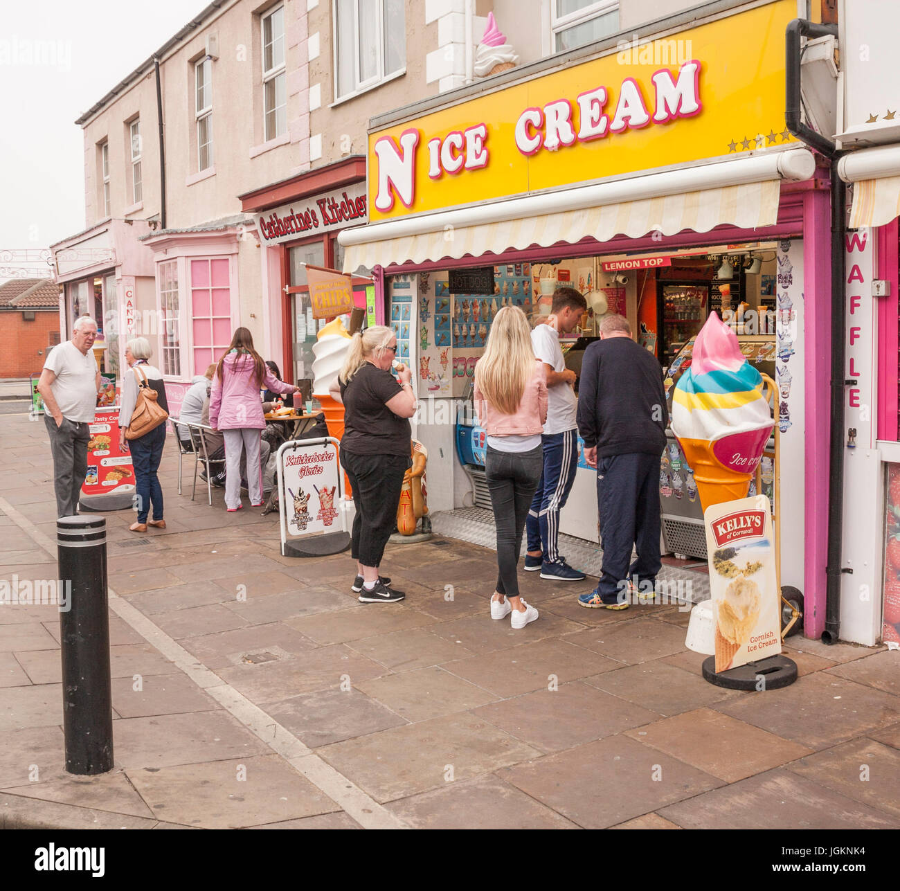 People queuing at the ice cream shop at Seaton Carew,Hartlepool,England,UK Stock Photo