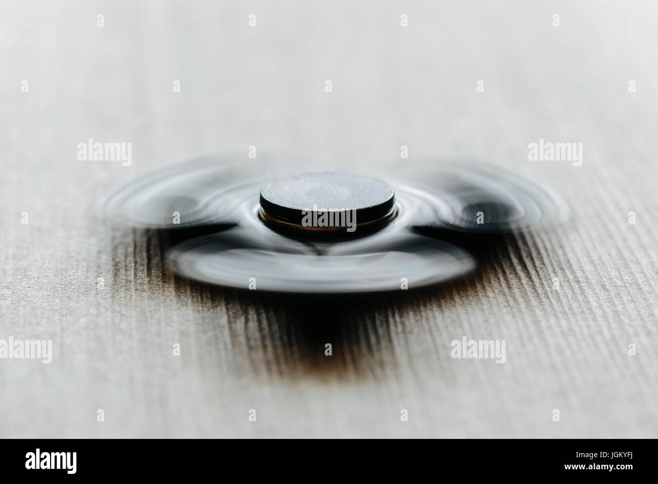 how to spin fidget spinner