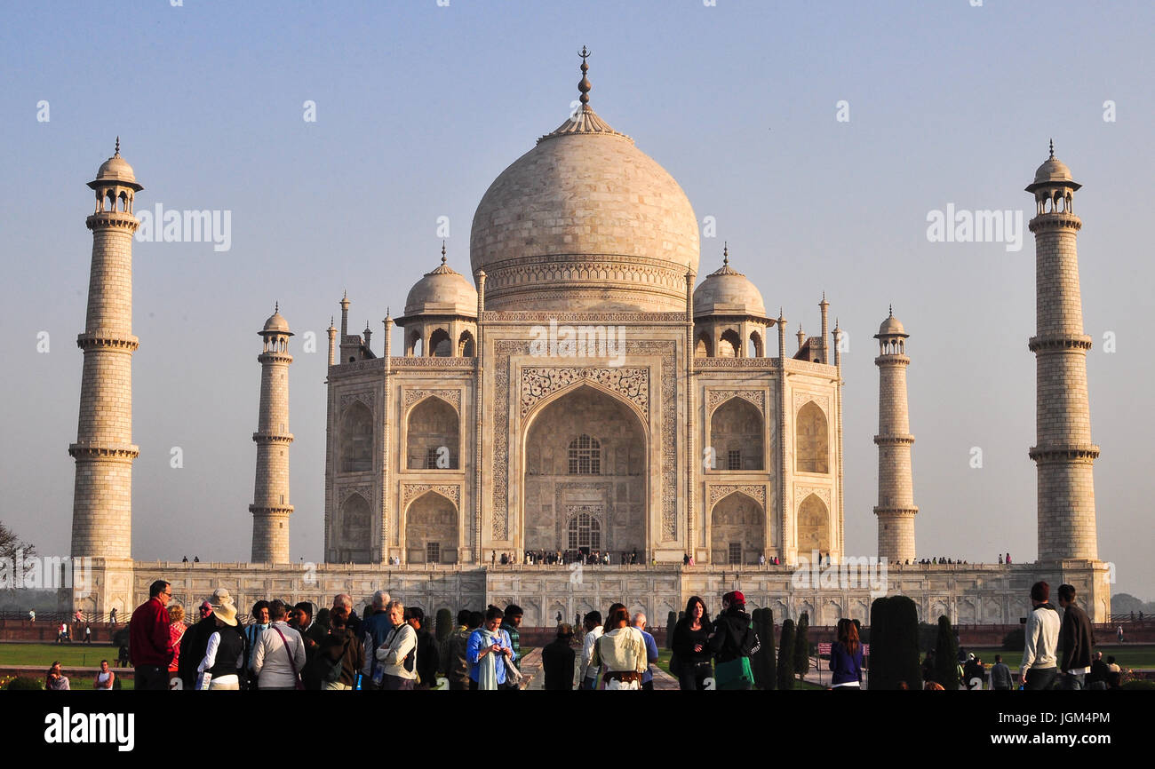 People Visit Taj Mahal in Agra, Editorial Photo - Image of india, heritage:  36886091