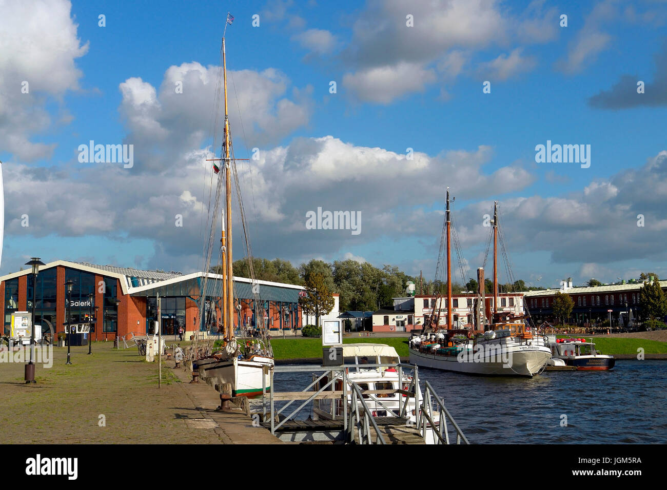 Boat boats ship ships hi-res stock photography and images - Alamy