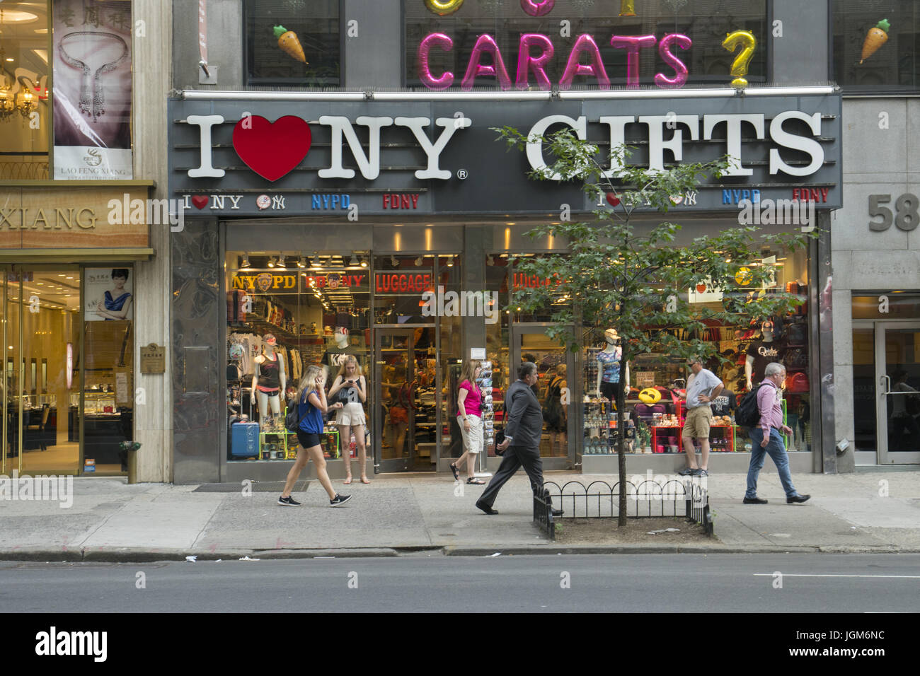 "I Love NY Gifts" souvenir store on 5th Ave. in midtown