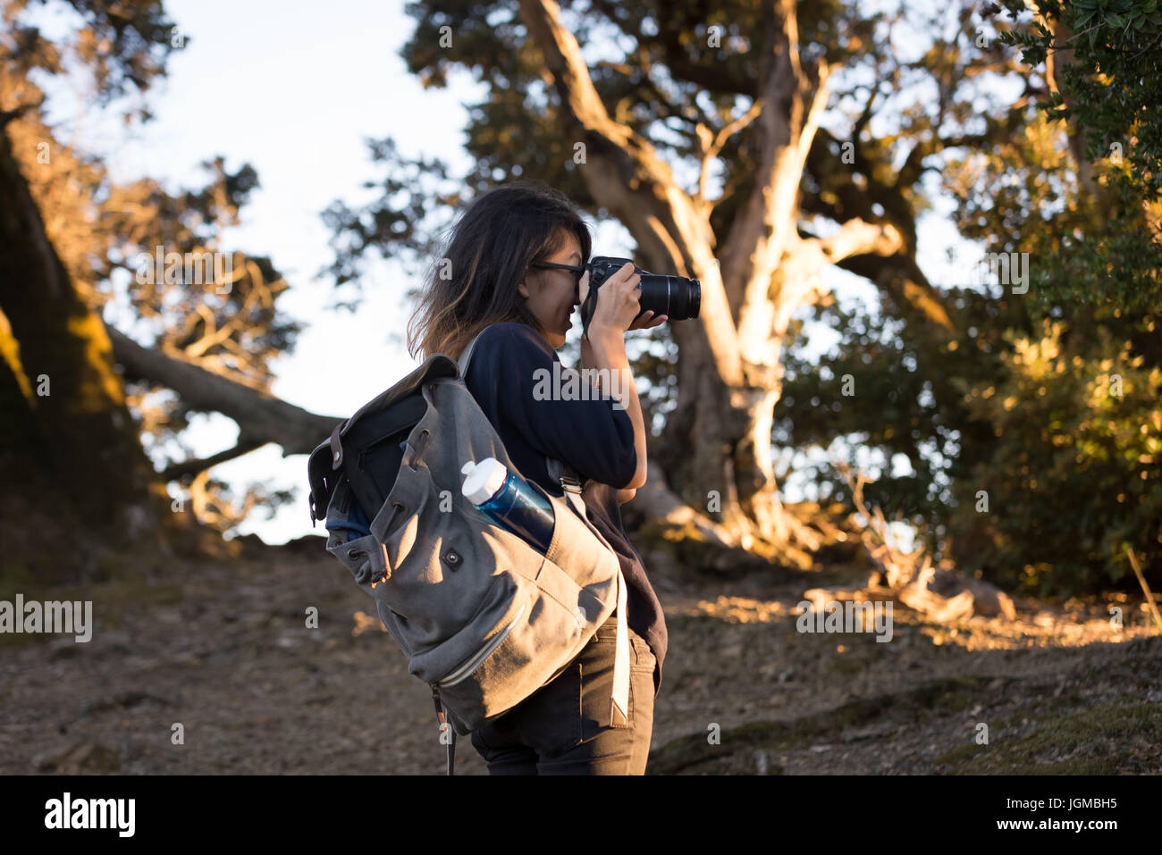 Girl taking photos hi-res stock photography and images - Alamy