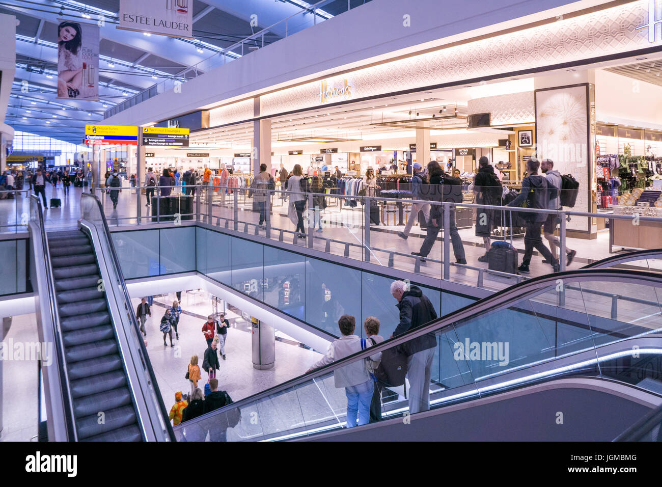 Heathrow Airport Terminal 5 Retail - Louis Vuitton Stock Photo - Alamy