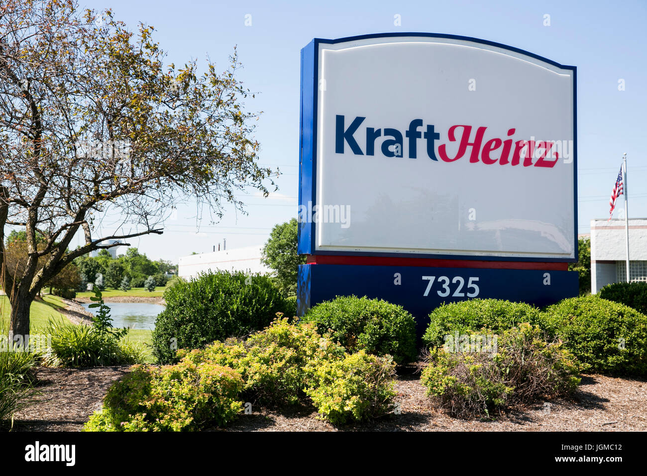 A logo sign outside of a facility occupied by The Kraft Heinz Company