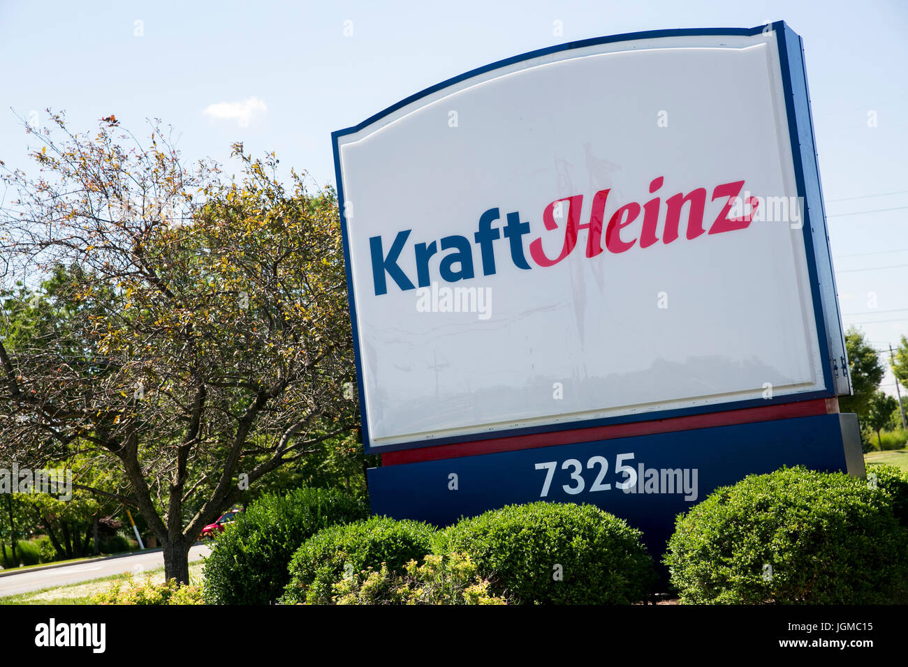 A logo sign outside of a facility occupied by The Kraft Heinz Company in Mason, Ohio on July 2, 2017. Stock Photo