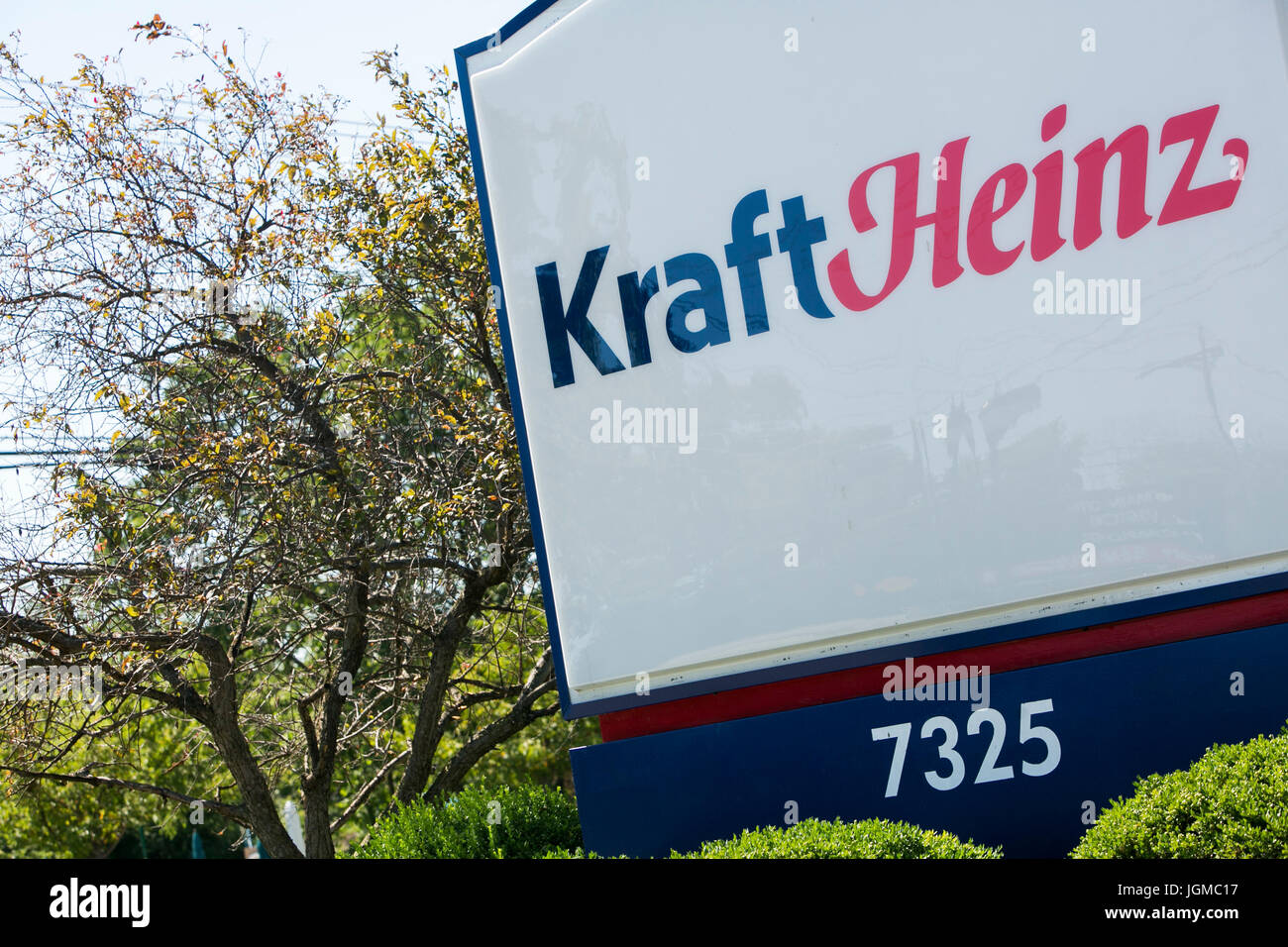 A logo sign outside of a facility occupied by The Kraft Heinz Company