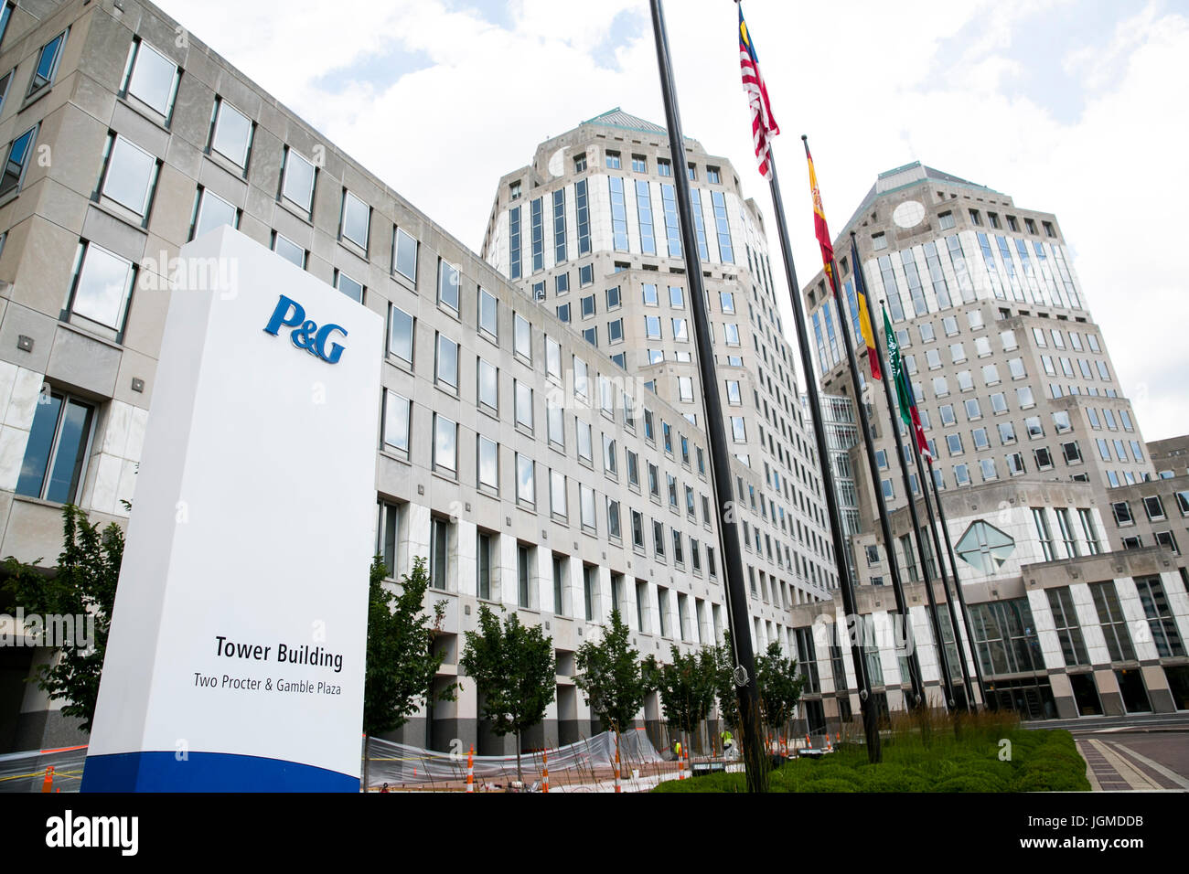 https://c8.alamy.com/comp/JGMDDB/a-logo-sign-outside-of-the-headquarters-of-procter-gamble-co-pg-in-JGMDDB.jpg