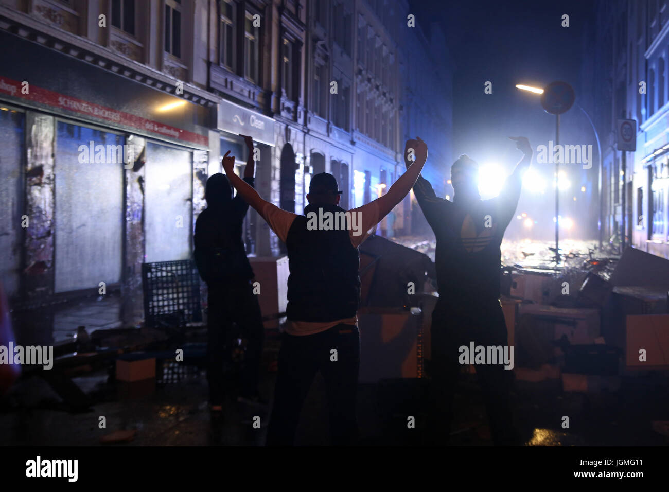 Hamburg, Germany. 07th July, 2017. At a protest against G20 at Schanzenviertel in Hamburg a heavy riot erupted between police and a few demonstrators. Credit: Alexander Pohl/Pacific Press/Alamy Live News Stock Photo