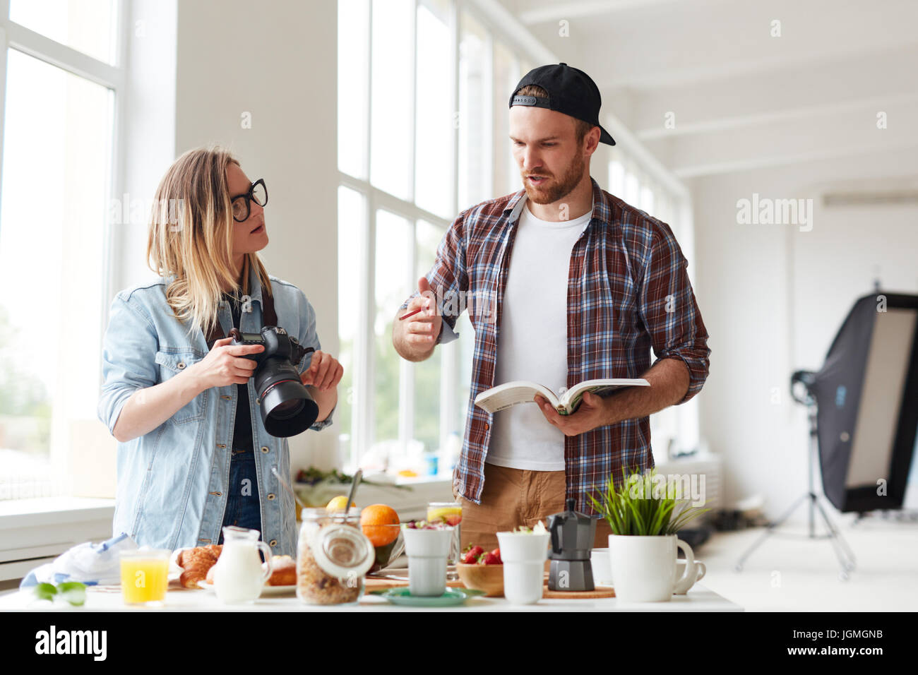 Food-stylist explaining how to make best shots of food Stock Photo