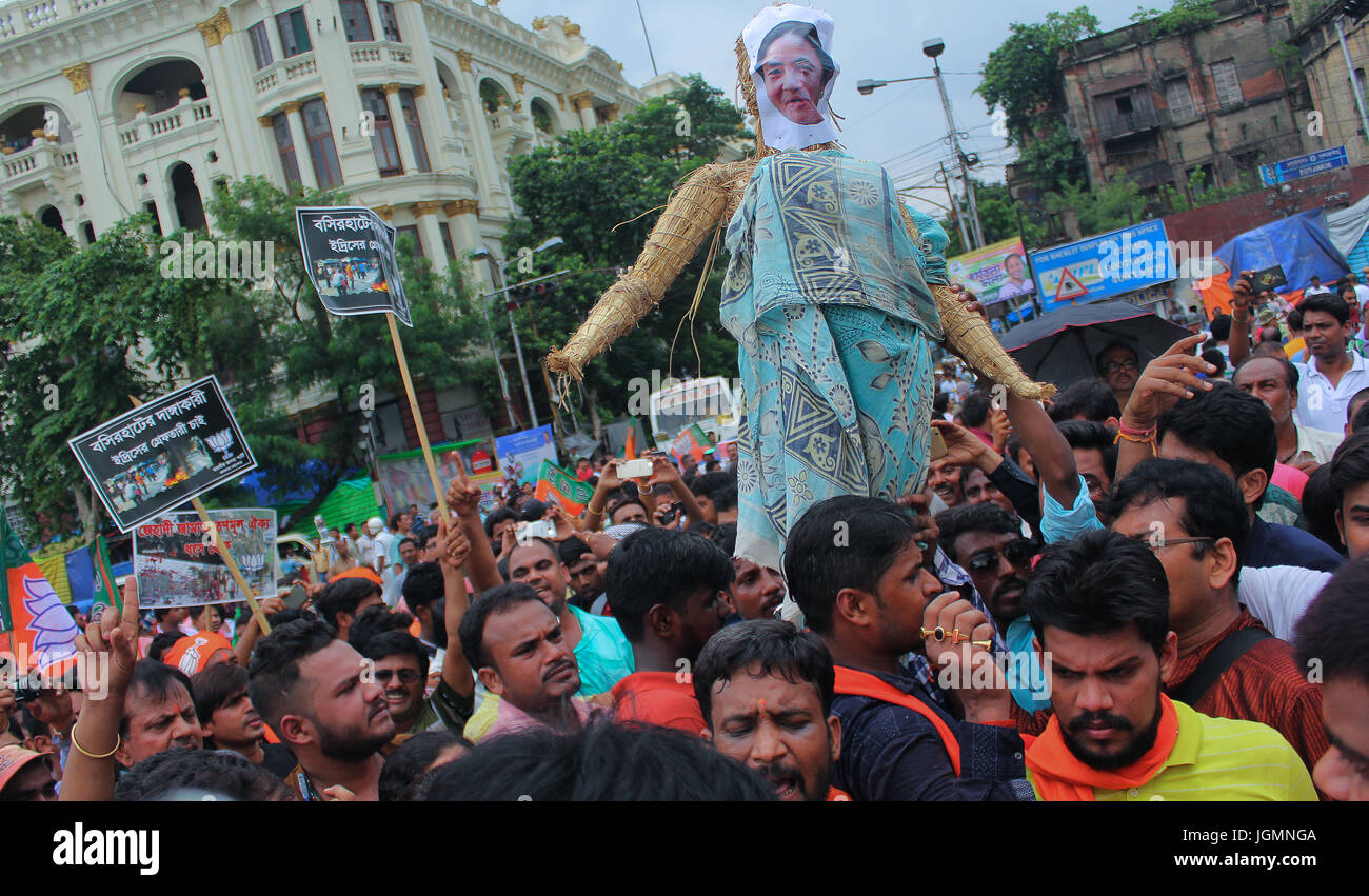 Kolkata, India. 08th July, 2017. The active workers and supporters of Bharatiya Janata Party or BJP organised a protest march in Kolkata against West Bengal Government and recent communal violence at Baduria of North 24 Parganas in West Bengal. Credit: Sanjay Purkait/Paific Press/Alamy Live News Stock Photo