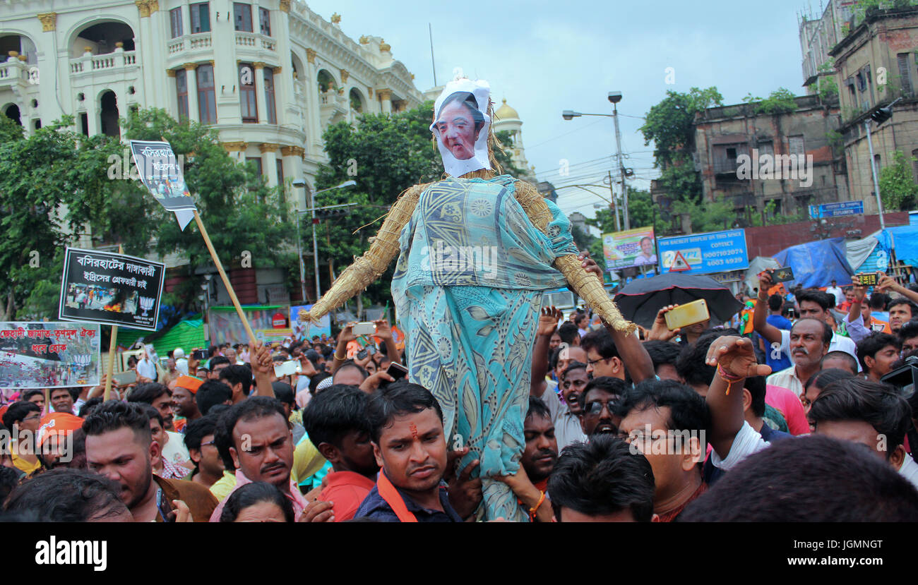 Kolkata, India. 08th July, 2017. The active workers and supporters of Bharatiya Janata Party or BJP organised a protest march in Kolkata against West Bengal Government and recent communal violence at Baduria of North 24 Parganas in West Bengal. Credit: Sanjay Purkait/Paific Press/Alamy Live News Stock Photo