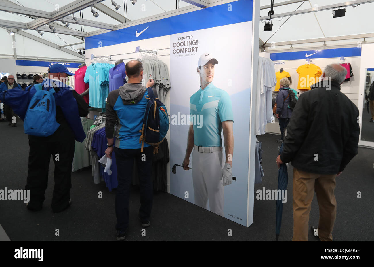 Rory McIlroy Nike merchandise on sale during day four of the Dubai Stock  Photo - Alamy