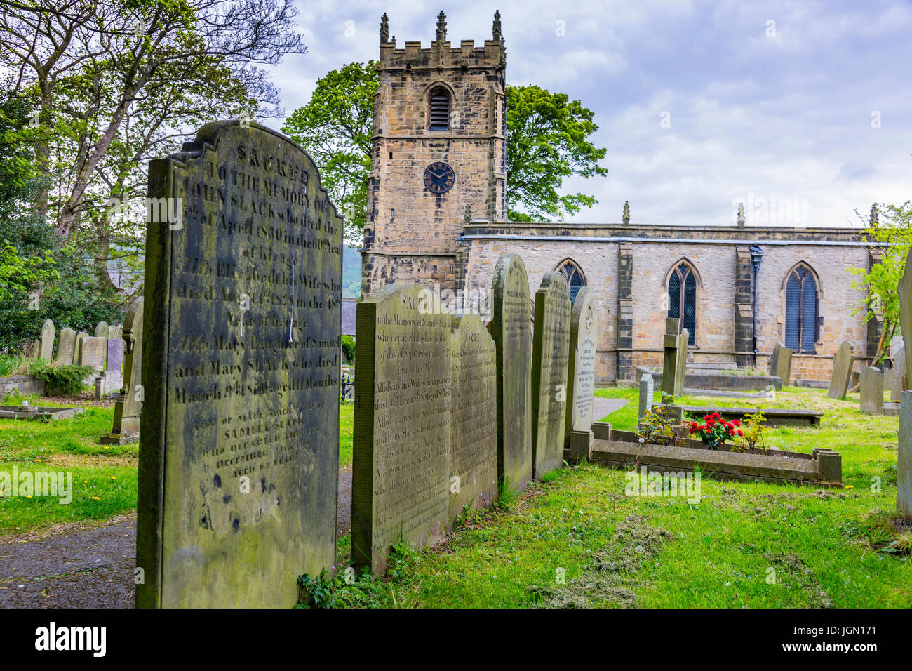 Castleton peak district hi-res stock photography and images - Alamy