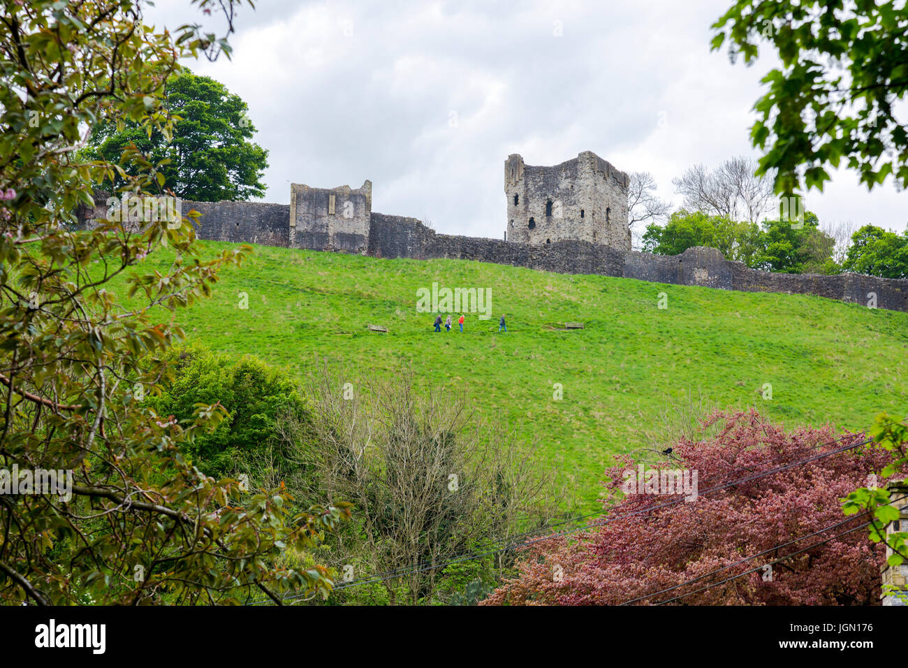 Peveril Castle has a commanding position overlooking the village of Castleton, Peak District, Derbyshire, England, UK Stock Photo