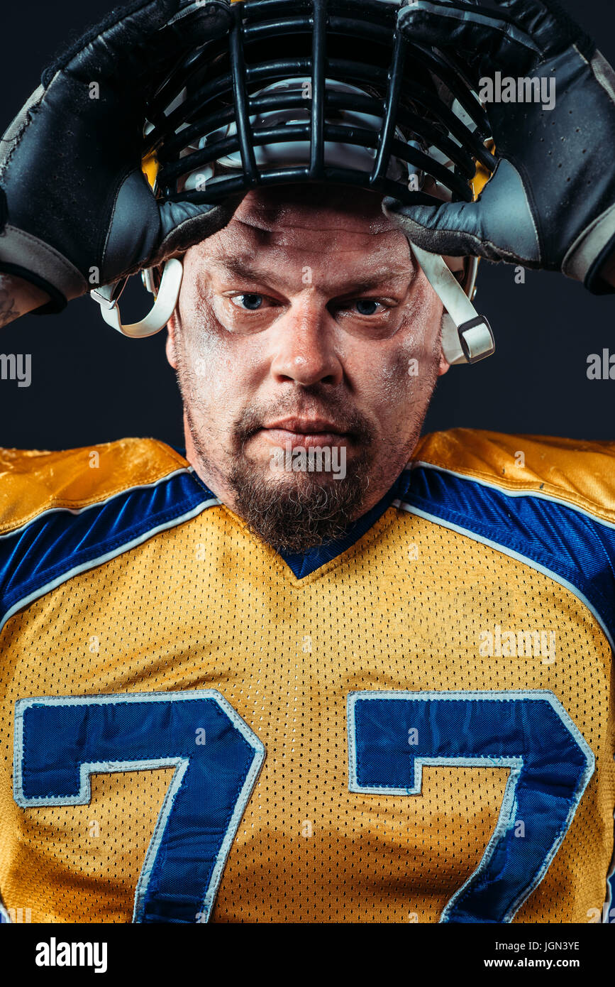 American football player face hi-res stock photography and images - Alamy