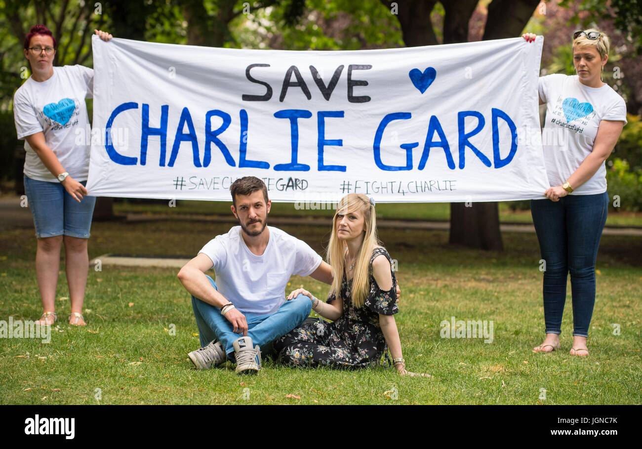 Parents of Charlie Gard, Connie Yates and Chris Gard, in Queen Square, London, ahead of delivering a petition with more than 350,000 signatures to Great Ormond Street Hospital, supporting their case that the terminally-ill baby should be allowed to travel to receive treatment. Stock Photo