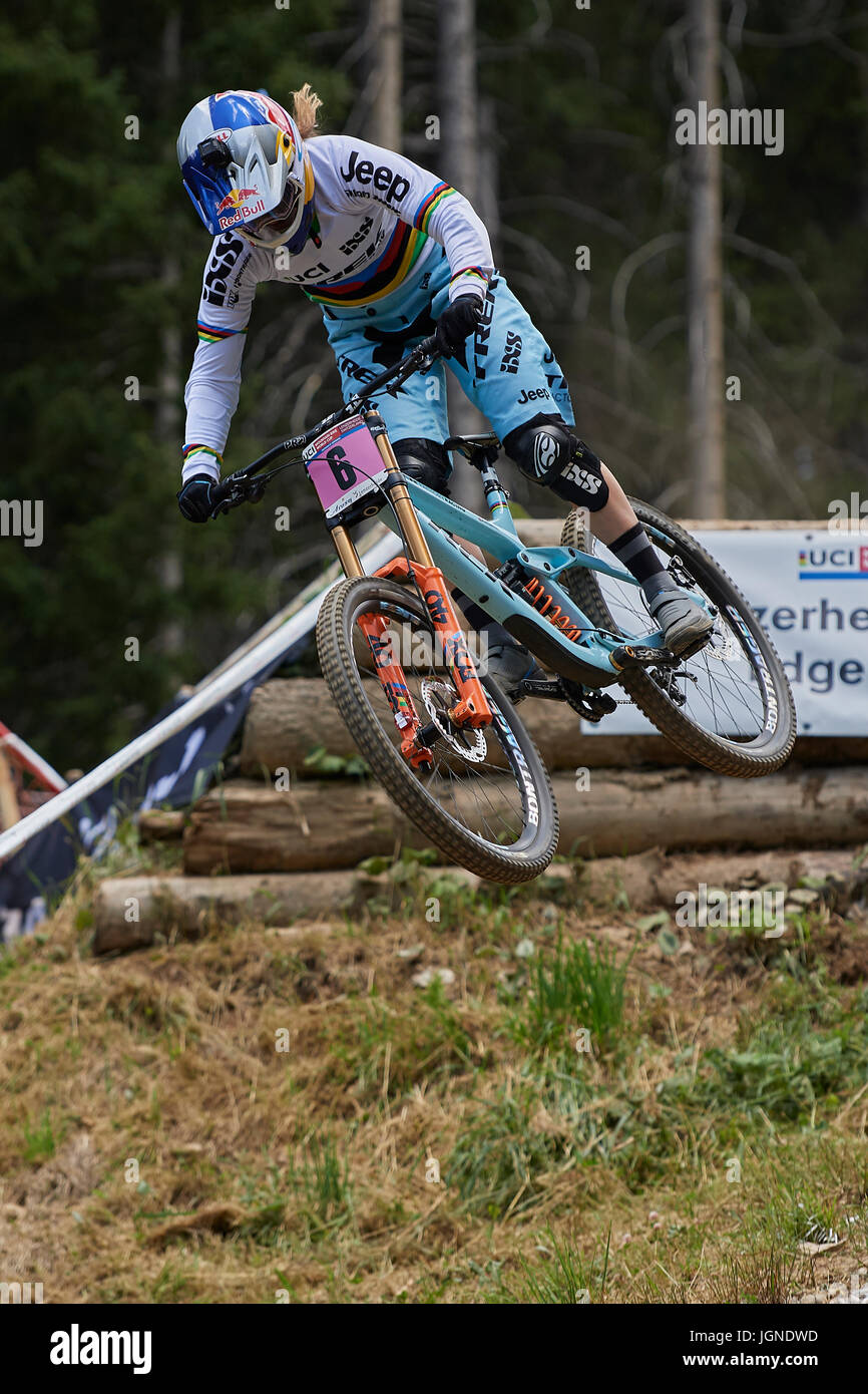 Lenzerheide, Switzerland. 8 July 2017. Rachel Atherton from TREK FACTORY RACING DH during the UCI Mountain Bike Downhill Worldcup in Lenzerheide. © Rolf Simeon/bildgebend.ch/Alamy Live News Stock Photo