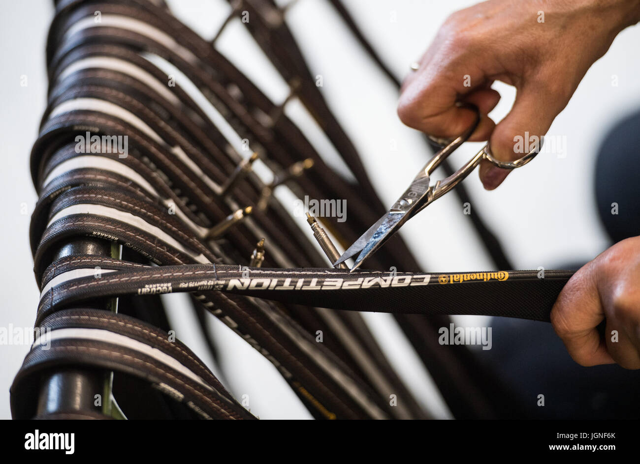 Tyre threads hi-res stock photography and images - Alamy