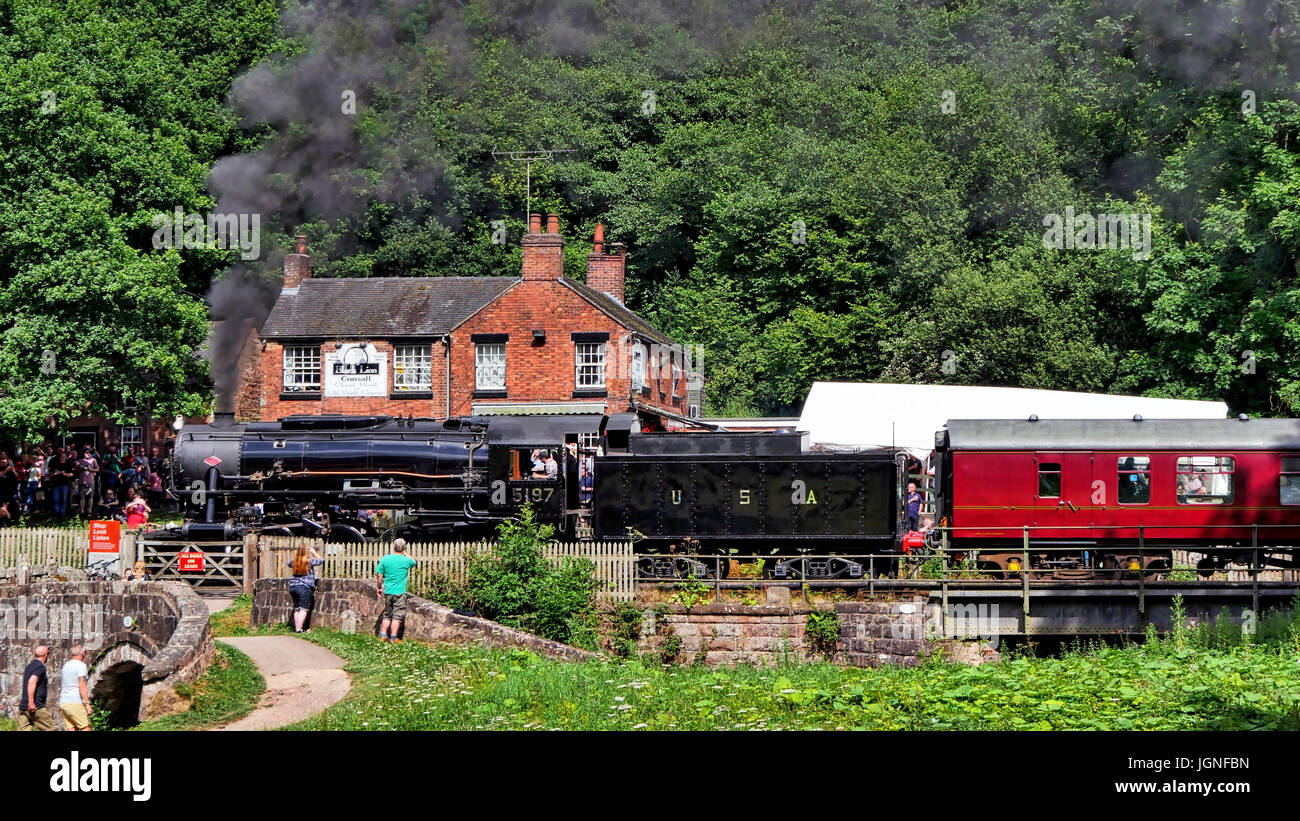 Churnet Valley, UK. 8th July, 2017. The UK's longest real ale festival the Churnet Valley Rail Ale Trail Beer festival 2017, two trains one steam & one diesel, three railway stations (Kingsley & Froghall, Consall, & Cheddleton), four pubs, one canal, all along six miles of the loverly Churnet Valley Credit: Doug Blane/Alamy Live News Stock Photo