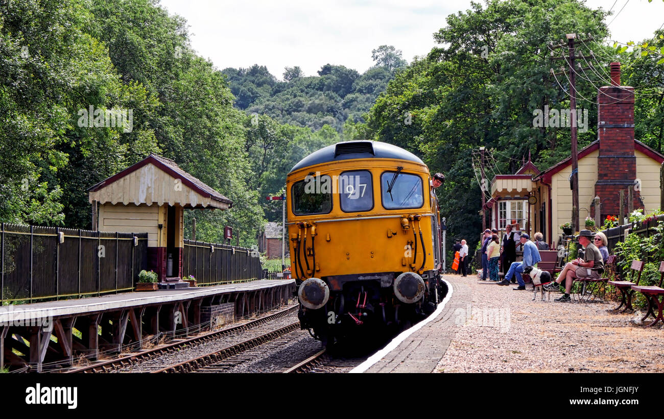 Churnet Valley, UK. 8th July, 2017. The UK's longest real ale festival the Churnet Valley Rail Ale Trail Beer festival 2017, two trains one steam & one diesel, three railway stations (Kingsley & Froghall, Consall, & Cheddleton), four pubs, one canal, all along six miles of the loverly Churnet Valley Credit: Doug Blane/Alamy Live News Stock Photo