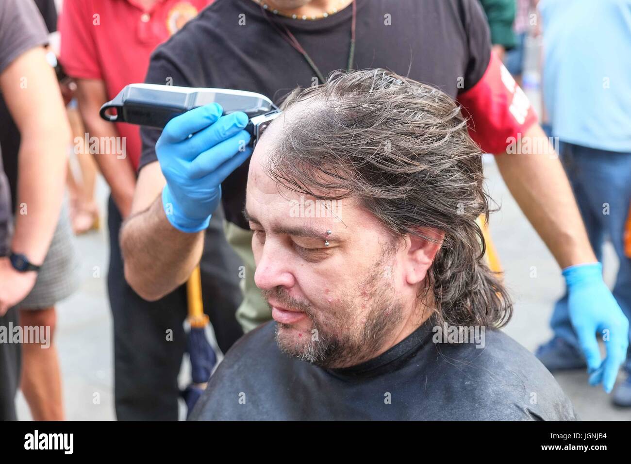 London, UK. 8th July, 2017. Who is Hussain a voluntary organisation feed the homeless, offer help with job applications and free hair cuts on The Strand, Charing Cross. This is the charity's one hundredth week in operation . :Credit claire doherty Alamy/Live News. Stock Photo