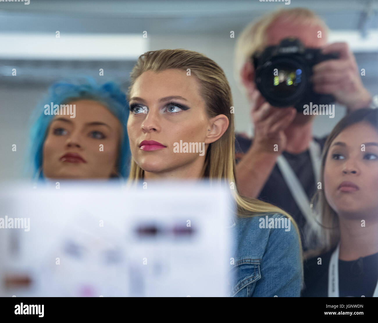 Top model 2017 hi-res stock photography and images - Alamy