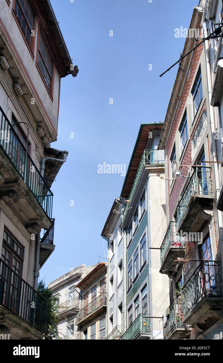 Row old buildings balconies hi-res stock photography and images - Alamy