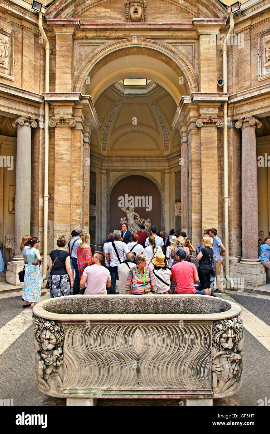 The statue of Laocoön and His Sons, (or 'The Laocoön Group') in the Cortile Ottagono (Octagonal Courtyard), Museo Pio-Clementino, Vatican Museums. Stock Photo