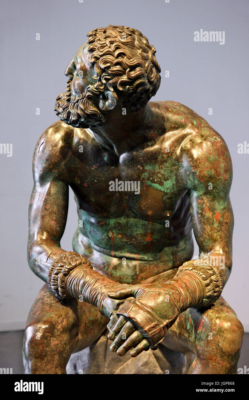 The "Boxer at Rest" ("Pugile in Riposo"), a bronze hellenistic Greek  scuplture in Museo Nazionale Romano: Palazzo Massimo Alle Terme, Rome,  Italy Stock Photo - Alamy