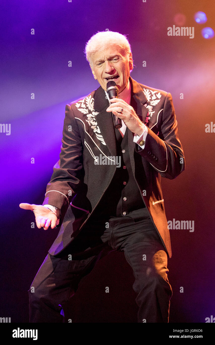 Dennis deyoung hi-res stock photography and images - Alamy
